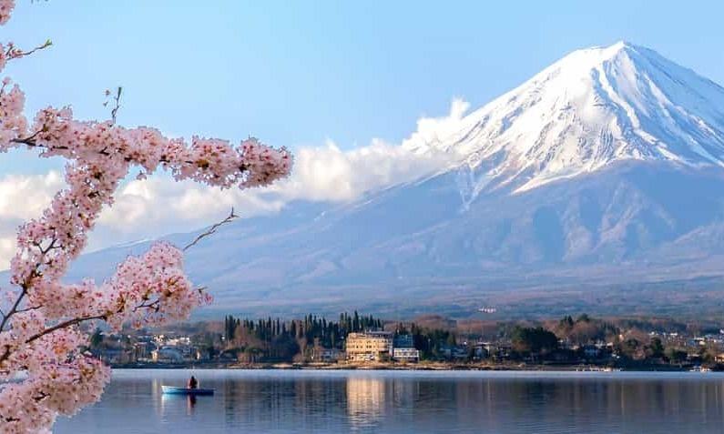 Destinations, vols et billets d’avion pas chers au départ de Clermont-Ferrand (CFE) vers le Japon | A vol d'oiseau.fr