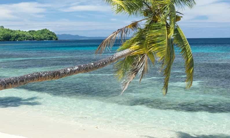 Destinations, vols et billets d’avion pas chers au départ de Clermont-Ferrand (CFE) vers les Fidji | A vol d'oiseau.fr