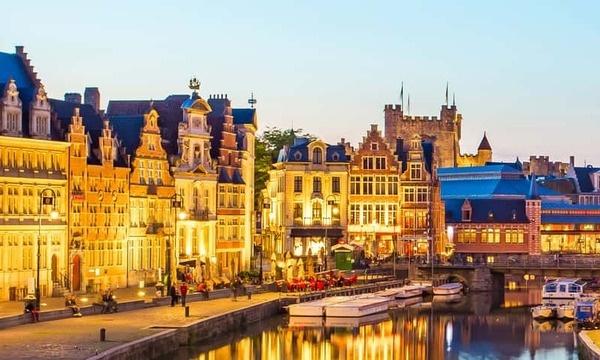 Destinations, vols et billets d’avion pas chers au départ de Chambéry (CMF) vers la Belgique | A vol d'oiseau.fr