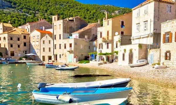 Destinations, vols et billets d’avion pas chers au départ de Chambéry (CMF) vers la Croatie | A vol d'oiseau.fr