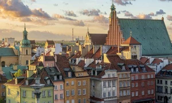 Destinations, vols et billets d’avion pas chers au départ de Chambéry (CMF) vers la Pologne | A vol d'oiseau.fr