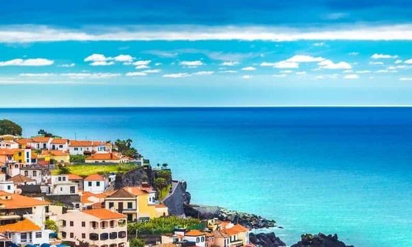 Destinations, vols et billets d’avion pas chers Chambéry Savoie Mont Blanc (CMF) - Funchal Madère Cristiano Ronaldo (FNC) | A vol d'oiseau.fr