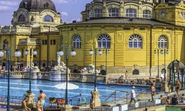 Destinations, vols et billets d’avion pas chers Bastia Poretta (BIA) - Budapest Ferenc Liszt (BUD) | A vol d'oiseau.fr