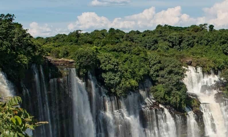 Destinations, vols et billets d’avion pas chers au départ de Paris Roissy (CDG) vers l'Angola | A vol d'oiseau.fr