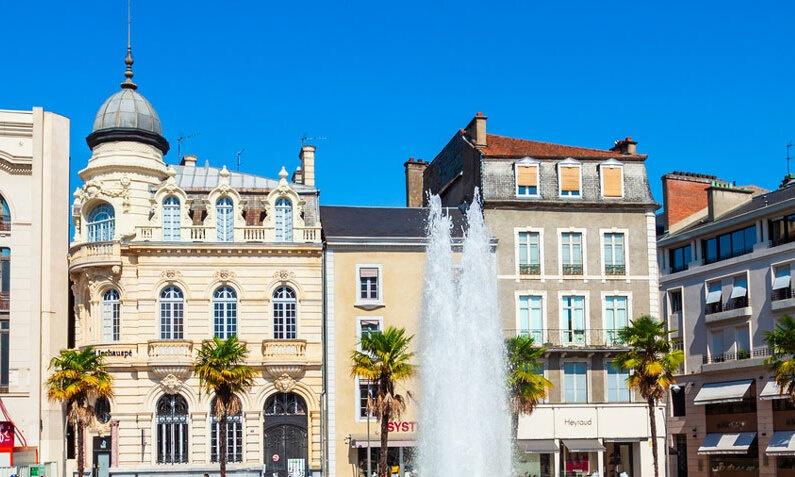 Destinations, vols et billets d’avion pas chers Paris Roissy Charles de Gaulle (CDG) - Pau Pyrénées (PUF) | A vol d'oiseau.fr
