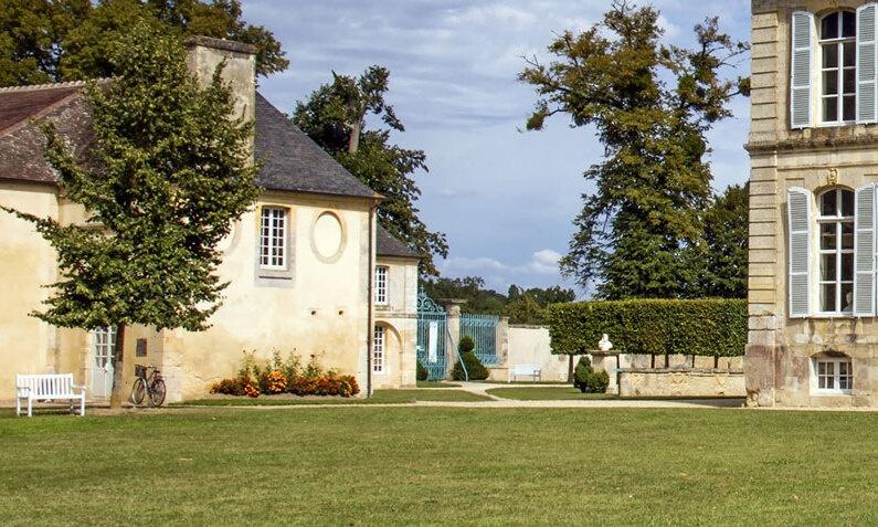 Destinations, vols et billets d’avion pas chers La Rochelle (LRH) - Calvados (14) | A vol d'oiseau.fr