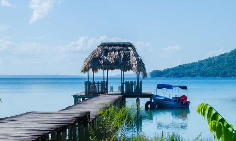 Destinations, vols et billets d’avion pas chers au départ de Bergerac (EGC) vers le Guatemala | A vol d'oiseau.fr