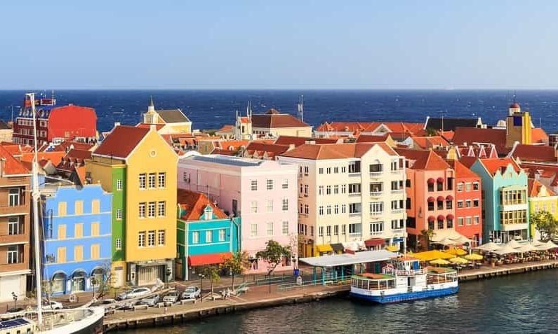 Destinations, vols et billets d’avion pas chers au départ de Bergerac (EGC) vers les Antilles Néerlandaises | A vol d'oiseau.fr