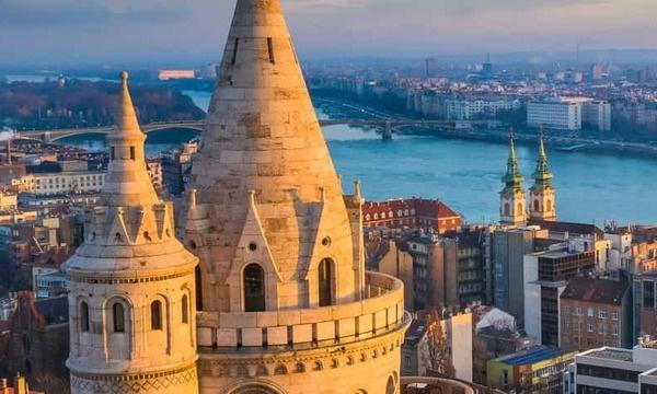 Destinations, vols et billets d’avion pas chers au départ de Bergerac (EGC) vers la Hongrie | A vol d'oiseau.fr