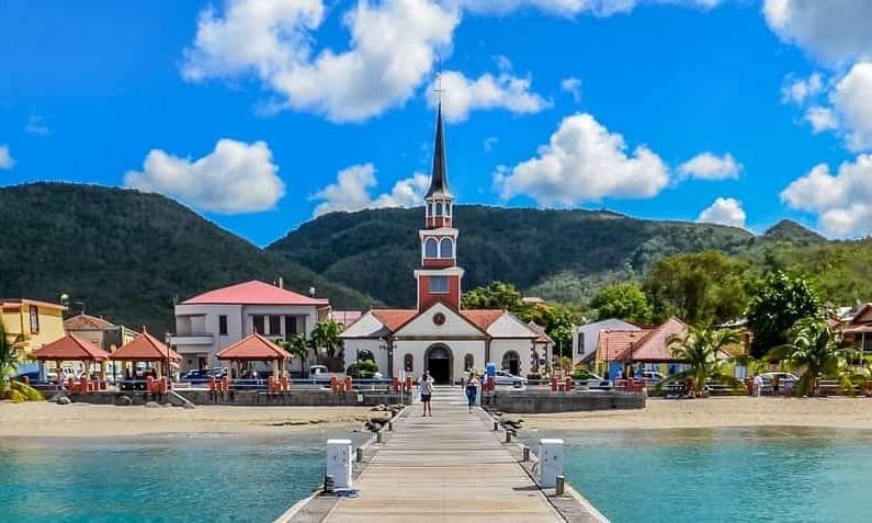 Destinations, vols et billets d’avion pas chers au départ de Biarritz (BIQ) vers la Martinique | A vol d'oiseau.fr