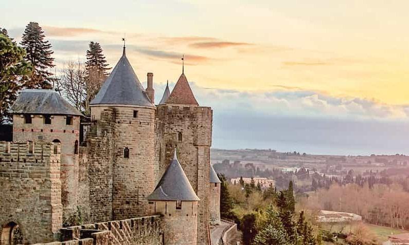 Destinations, vols et billets d’avion pas chers Biarritz Pays Basque (BIQ) - Carcassonne Sud de France (CCF) | A vol d'oiseau.fr