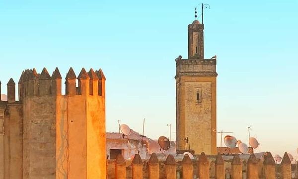 Destinations, vols et billets d’avion pas chers Tarbes Lourdes Pyrénées (LDE) - Fès Saïss (FEZ) | A vol d'oiseau.fr