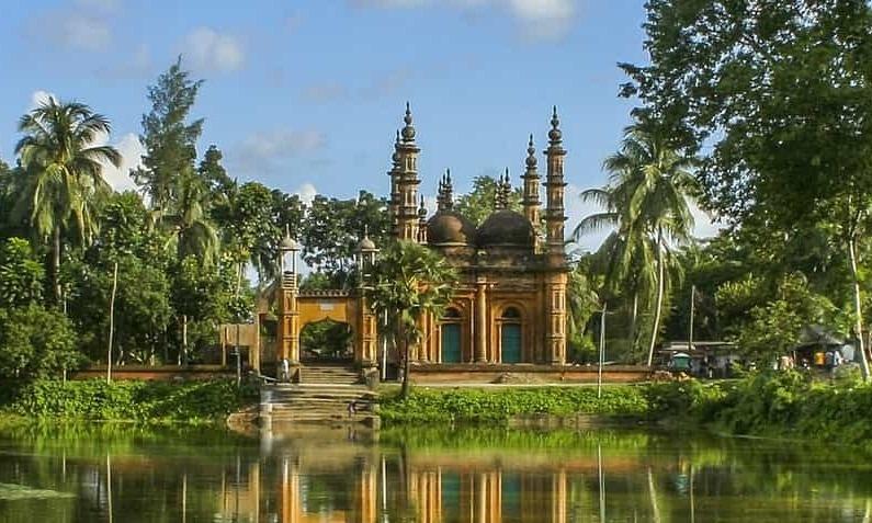Destinations, vols et billets d’avion pas chers au départ de Tarbes Lourdes (LDE) vers le Bangladesh | A vol d'oiseau.fr