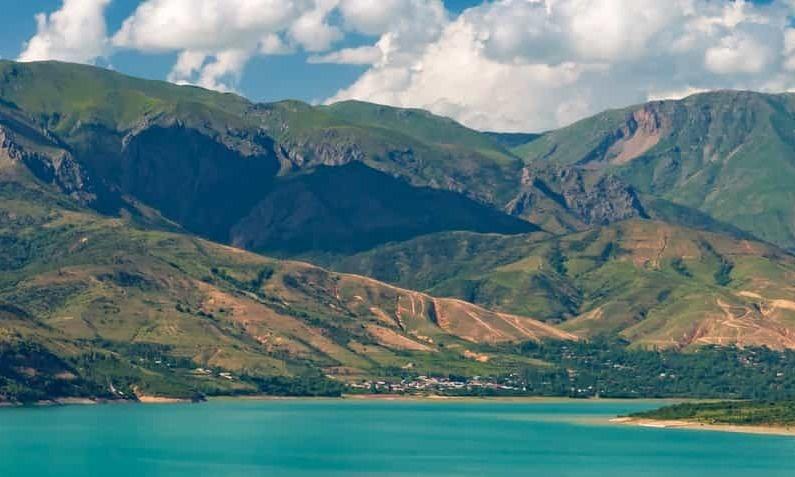 Destinations, vols et billets d’avion pas chers au départ de Tarbes Lourdes (LDE) vers l'Ouzbékistan | A vol d'oiseau.fr