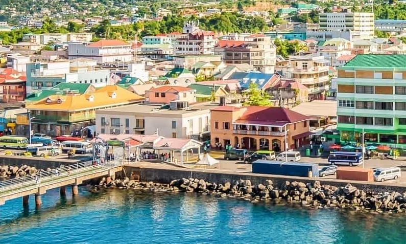 Destinations, vols et billets d’avion pas chers au départ de Tarbes Lourdes (LDE) vers la Dominique | A vol d'oiseau.fr