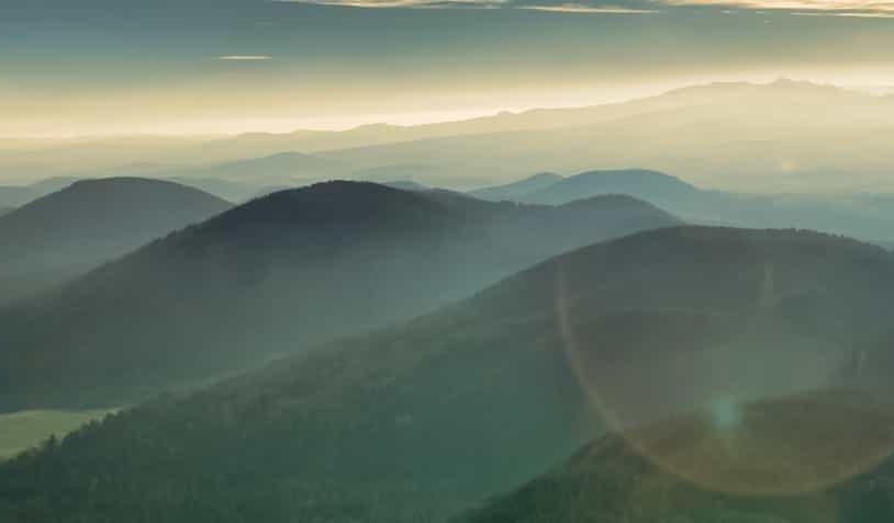 Destinations, vols et billets d’avion pas chers au départ de Tarbes Lourdes (LDE) vers l'Auvergne Rhône Alpes | A vol d'oiseau.fr