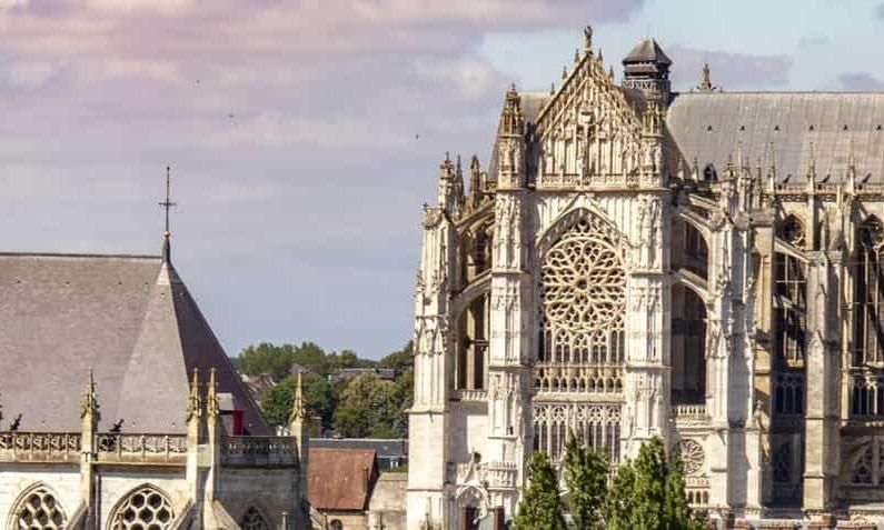 Destinations, vols et billets d’avion pas chers Tarbes Lourdes Pyrénées (LDE) - Paris Beauvais (BVA) | A vol d'oiseau.fr