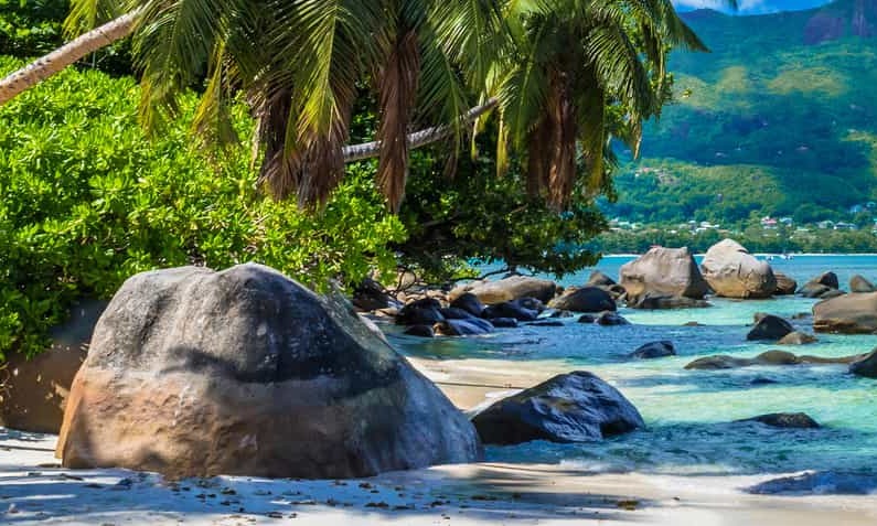 Destinations, vols et billets d’avion pas chers au départ de Marseille (MRS) vers les Seychelles | A vol d'oiseau.fr